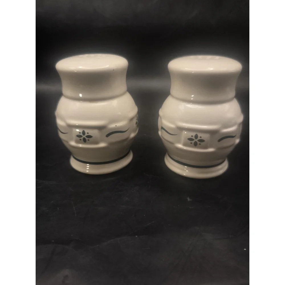 Longaberger Classic Green Woven Traditions Salt and Pepper Shakers set